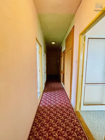 Prodej bytu 3+1, Karlovy Vary, Šumavská, 66 m2