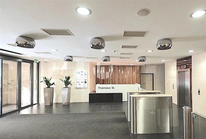 Pronájem kanceláře, Praha - Karlín, Thámova, 280 m2