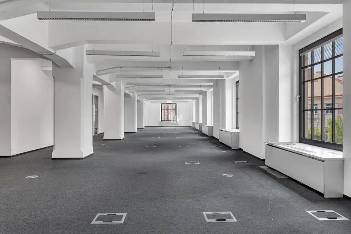 Pronájem kanceláře, Praha - Holešovice, Jankovcova, 226 m2