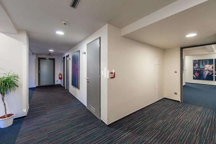 Pronájem kanceláře, Praha - Holešovice, Jankovcova, 237 m2