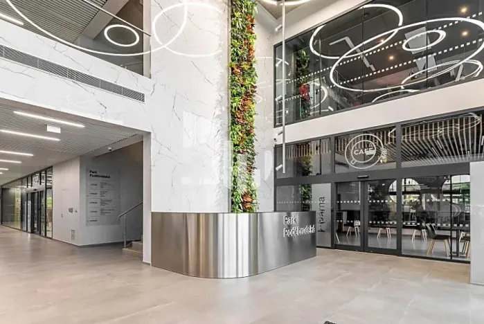 Pronájem kanceláře, Praha - Vysočany, Poděbradská, 200 m2