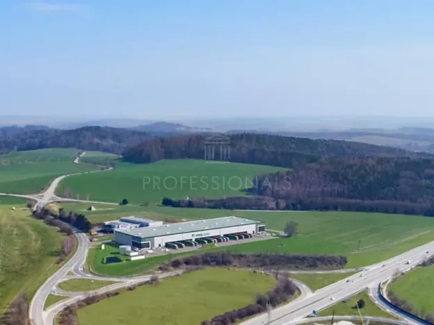 Pronájem skladu, Ostředek, 5672 m2