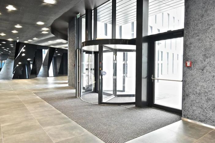 Pronájem kanceláře, Praha - Vokovice, Evropská, 793 m2