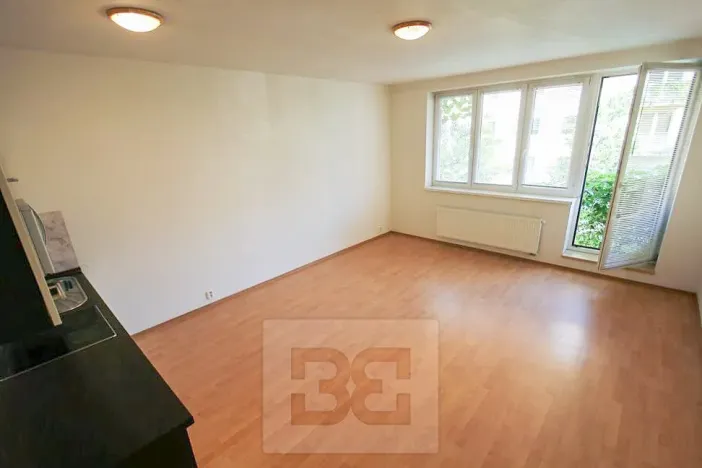 Pronájem bytu 1+kk, Praha - Hostivař, Rižská, 34 m2