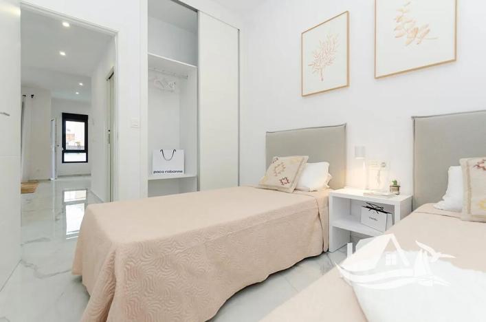 Prodej vily, Torrevieja, Španělsko, 95 m2