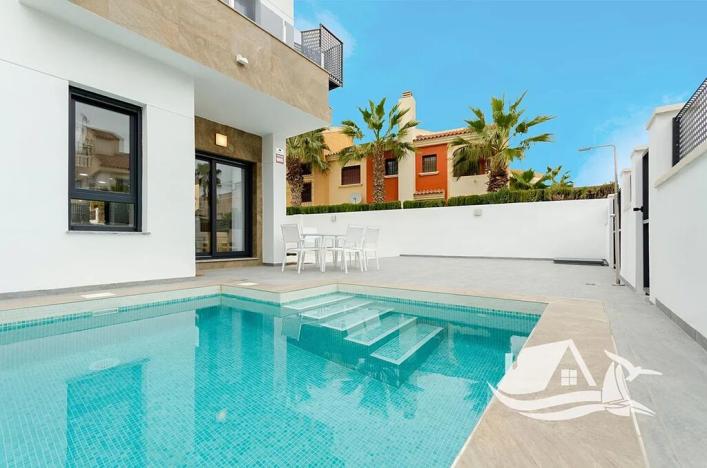 Prodej vily, Torrevieja, Španělsko, 95 m2