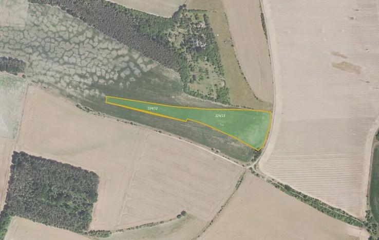 Prodej pole, Uhy, 84518 m2