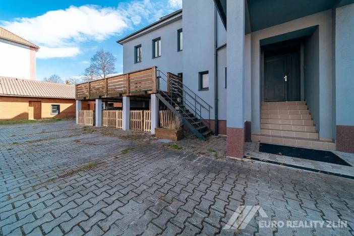 Pronájem kanceláře, Otrokovice, Dr. E. Beneše, 131 m2