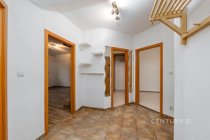 Pronájem atypického bytu, Starý Plzenec, Máchova, 60 m2