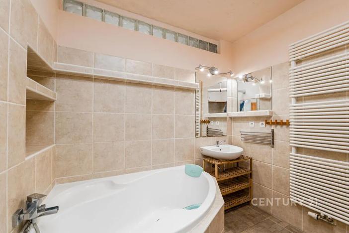 Pronájem atypického bytu, Starý Plzenec, Máchova, 60 m2