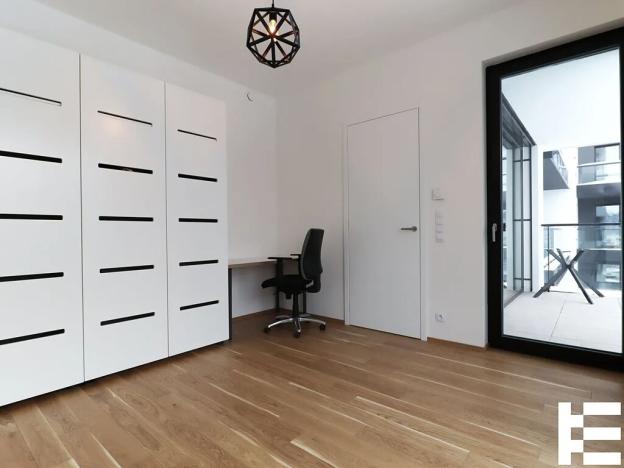 Pronájem bytu 2+kk, Praha - Holešovice, V přístavu, 47 m2