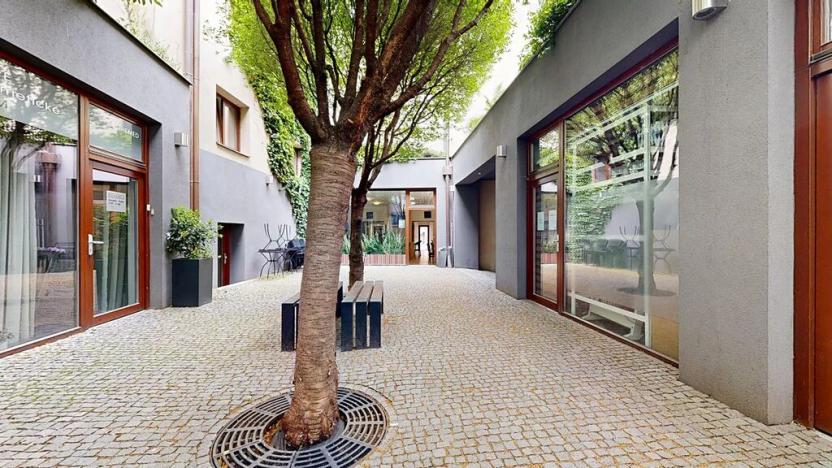 Prodej obchodního prostoru, Chrudim, Resselovo náměstí, 121 m2