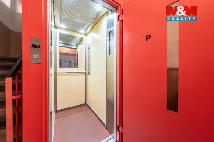 Prodej bytu 3+1, Chomutov, Bezručova, 85 m2