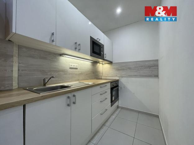 Pronájem bytu 1+kk, Praha - Vinohrady, Vinohradská, 38 m2