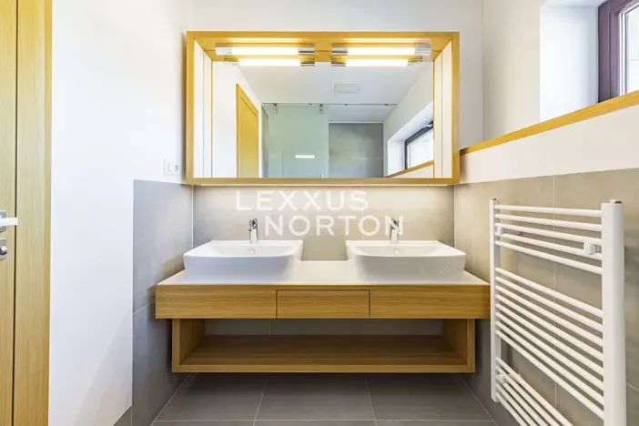 Prodej rodinného domu, Praha - Libuš, V Hrobech, 285 m2