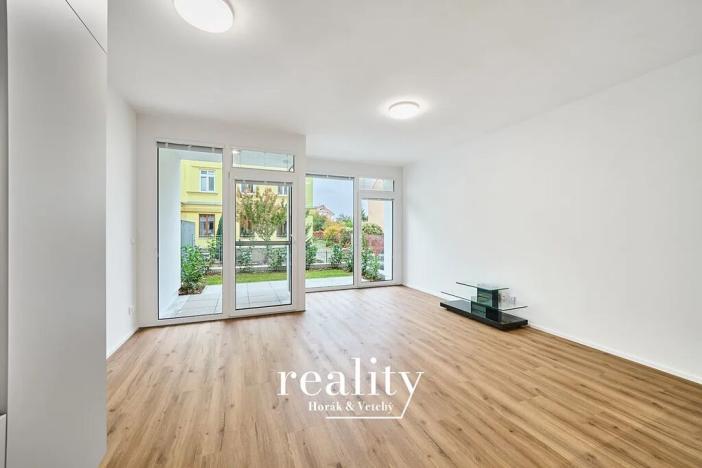 Pronájem bytu 1+kk, Znojmo, Jarošova, 34 m2