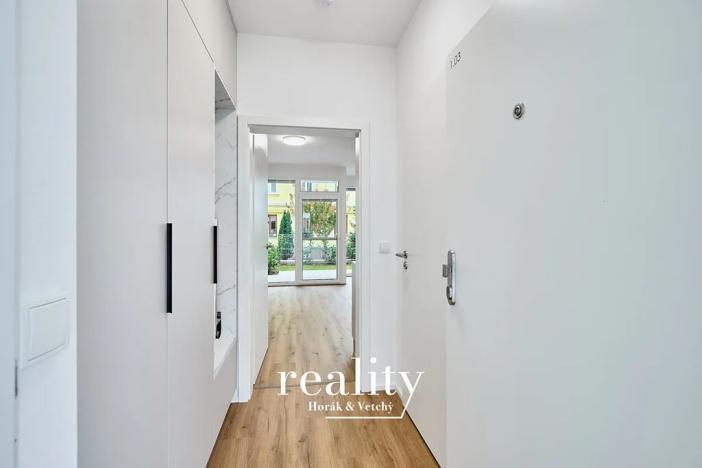 Pronájem bytu 1+kk, Znojmo, Jarošova, 34 m2