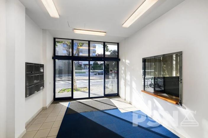 Pronájem kanceláře, Praha - Žižkov, Hartigova, 30 m2