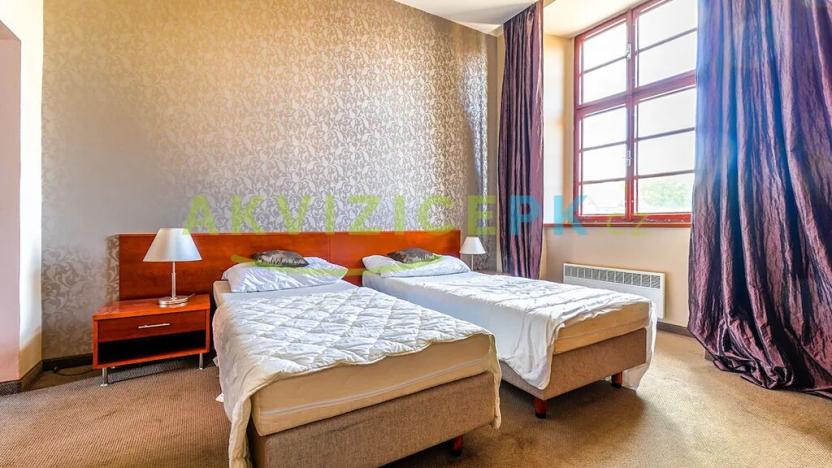 Prodej ubytování, Čechtice, nám. Dr. Tyrše, 1672 m2