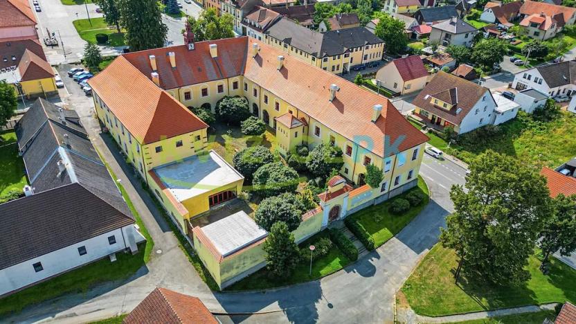 Prodej ubytování, Čechtice, nám. Dr. Tyrše, 1672 m2