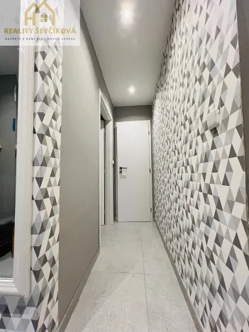 Pronájem bytu 2+1, Hradec Králové, Na Střezině, 54 m2