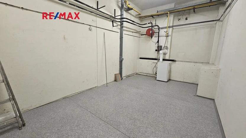 Pronájem obchodního prostoru, Kolín, Pražská, 204 m2