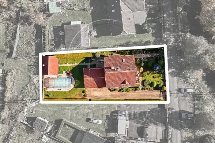 Prodej rodinného domu, Ostrov, 210 m2