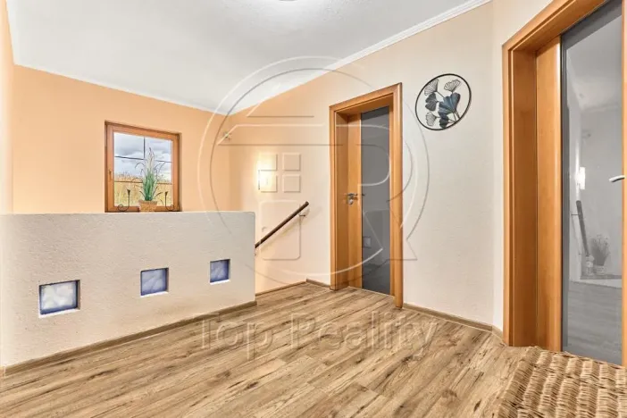 Prodej rodinného domu, Ostrov, 210 m2