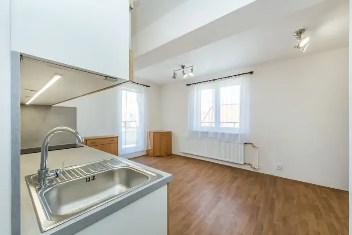 Prodej bytu 2+kk, Praha - Strašnice, Věšínova, 36 m2