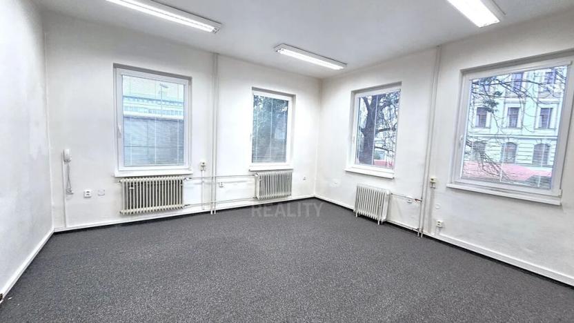 Pronájem kanceláře, České Budějovice, Mánesova, 143 m2