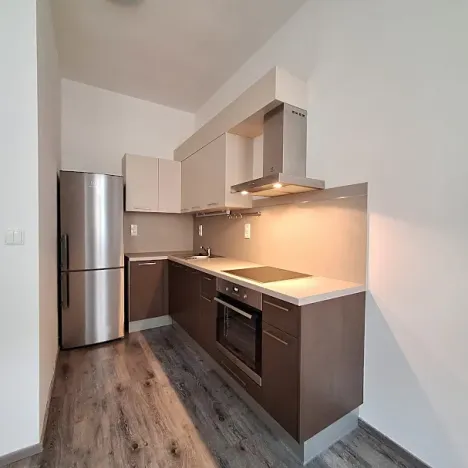 Pronájem bytu 2+kk, Praha - Holešovice, Na Maninách, 46 m2