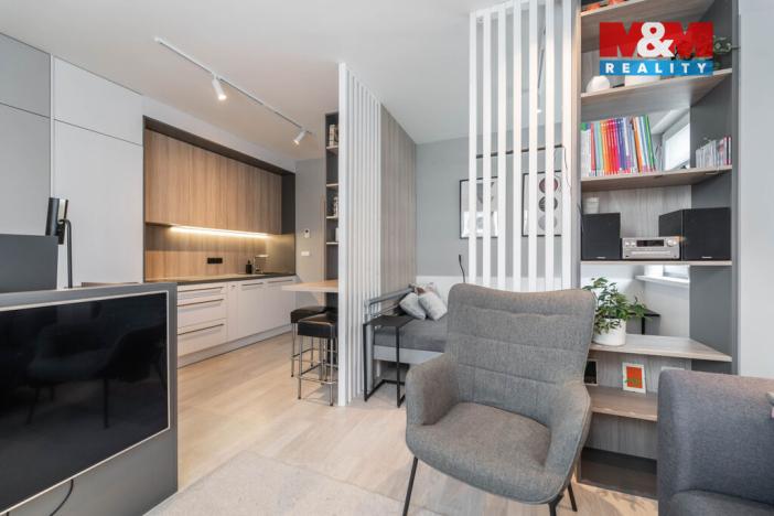 Prodej bytu 1+kk, Praha - Uhříněves, Oty Bubeníčka, 32 m2