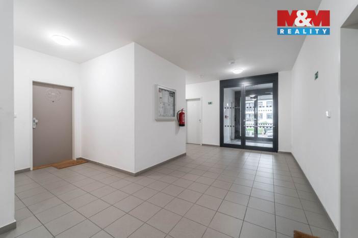 Prodej bytu 1+kk, Praha - Uhříněves, Oty Bubeníčka, 32 m2