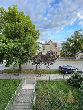 Pronájem bytu 1+1, Praha - Prosek, Nad Krocínkou, 50 m2