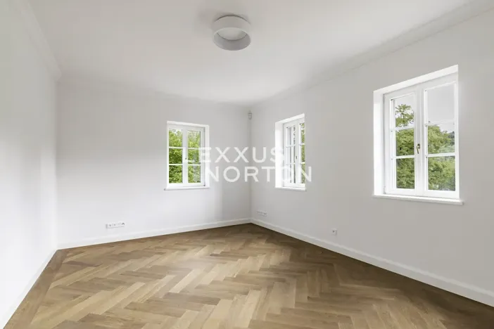 Pronájem vily, Praha - Dejvice, V Šáreckém údolí, 253 m2