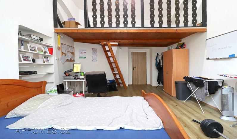 Pronájem bytu 2+1, Praha - Nové Město, Na Moráni, 62 m2