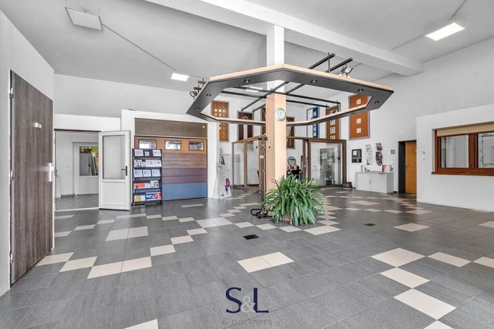 Prodej výrobních prostor, Milovice, Italská, 1819 m2