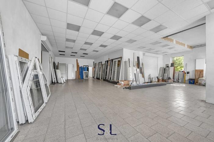 Prodej výrobních prostor, Milovice, Italská, 1819 m2