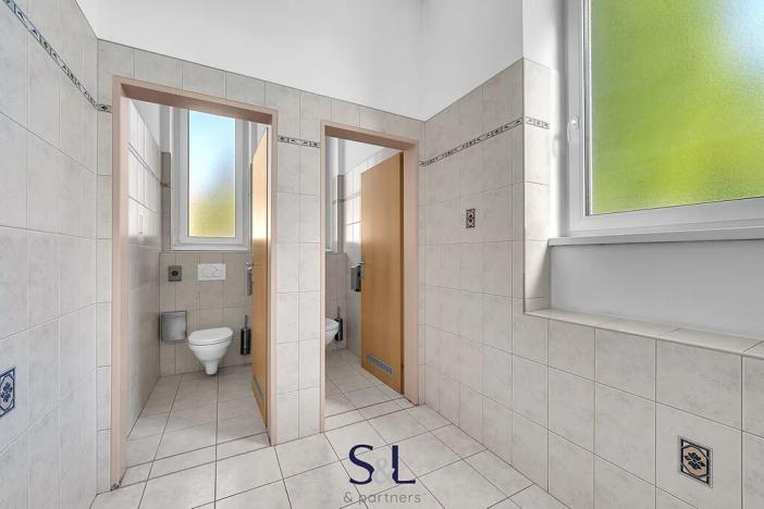 Prodej výrobních prostor, Milovice, Italská, 1819 m2