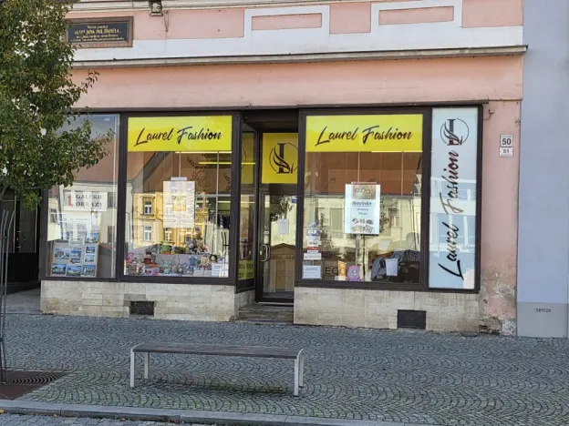 Pronájem obchodního prostoru, Třebíč, Karlovo nám., 72 m2