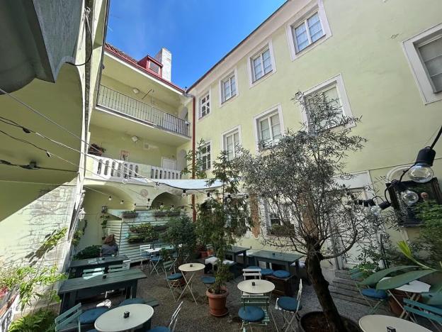 Prodej vícegeneračního domu, Praha, Vlašská, 1011 m2