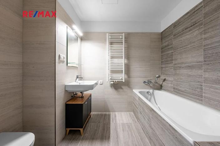 Pronájem bytu 1+kk, Praha - Karlín, Breitfeldova, 42 m2