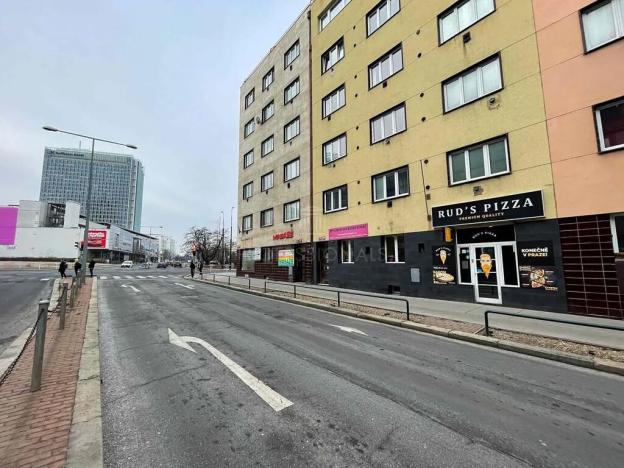 Pronájem bytu 1+kk, Praha - Nusle, Hvězdova, 29 m2