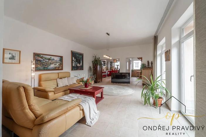 Prodej činžovního domu, Lety, Sokolská, 265 m2