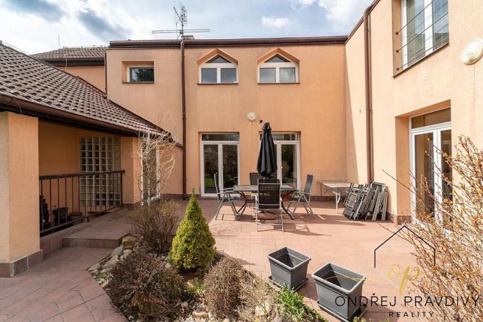 Prodej činžovního domu, Lety, Sokolská, 265 m2