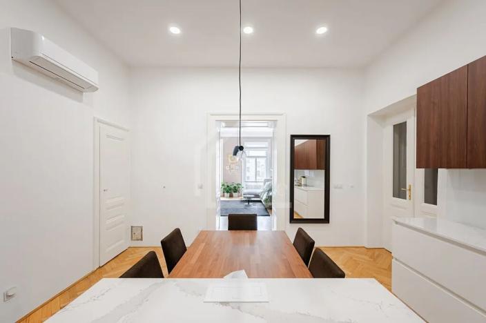 Prodej bytu 3+1, Praha - Nové Město, Soukenická, 107 m2