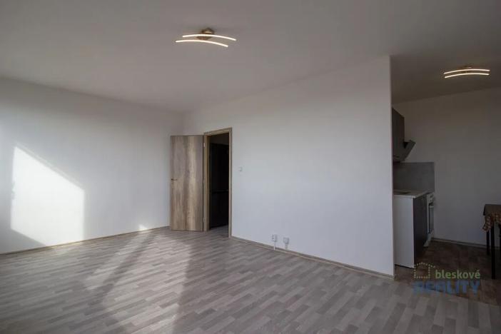 Pronájem bytu 1+kk, Praha - Černý Most, Doležalova, 34 m2