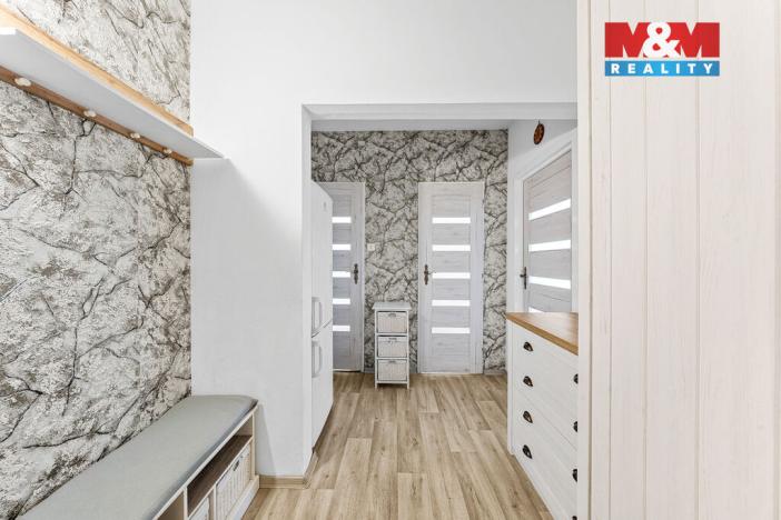 Prodej bytu 1+kk, Chlumec, Vyklická, 35 m2