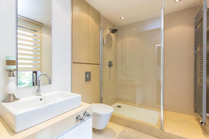 Pronájem vily, Statenice, 180 m2