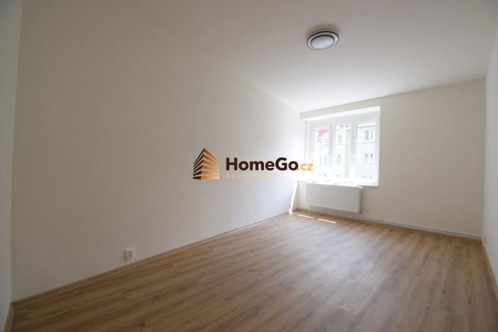 Pronájem bytu 1+kk, Praha - Nusle, Žateckých, 33 m2